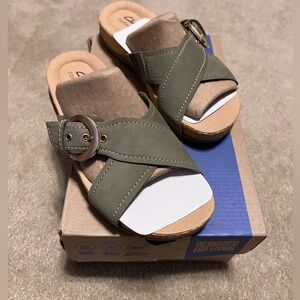NWT Women’s Clark’s Reileigh Mae Sandal Olive Size 6 Wide
